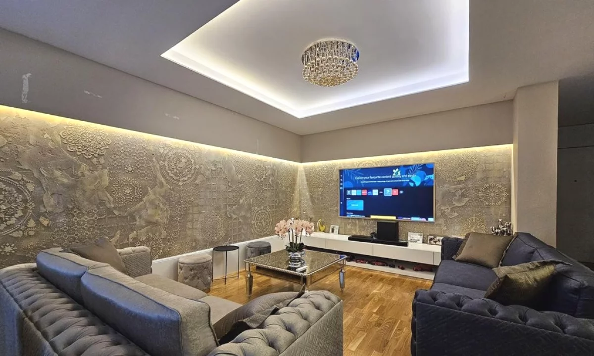 Shtepi ne shitje Apartament ne Tirane, 3+1, Mobilimi E mobiluar, Pagesa 390,000  Euro.