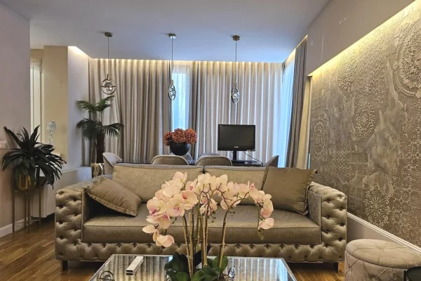 Shtepi ne shitje Apartament ne Tirane, 3+1, Mobilimi E mobiluar, Pagesa 390,000  Euro.