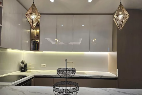 Shtepi ne shitje Apartament ne Tirane, 3+1, Mobilimi E mobiluar, Pagesa 390,000  Euro.