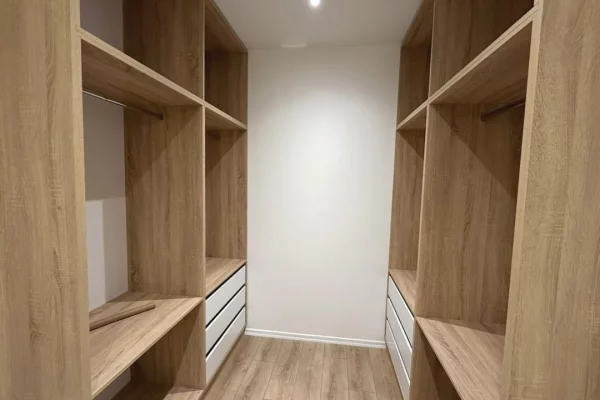 Shtepi ne shitje Apartament ne Tirane, 1+1, Mobilimi E mobiluar, Pagesa 178,000  Euro.