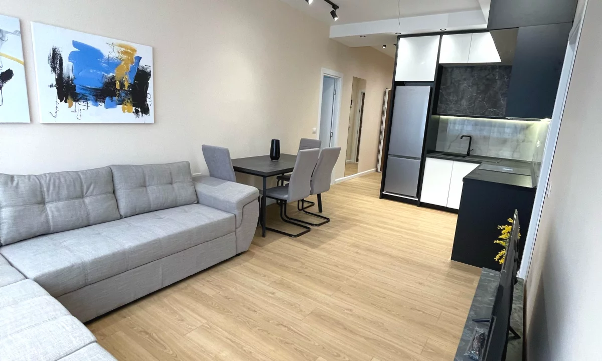 Shtepi ne shitje Apartament ne Tirane, 2+1, Mobilimi E mobiluar, Pagesa 143,000  Euro.