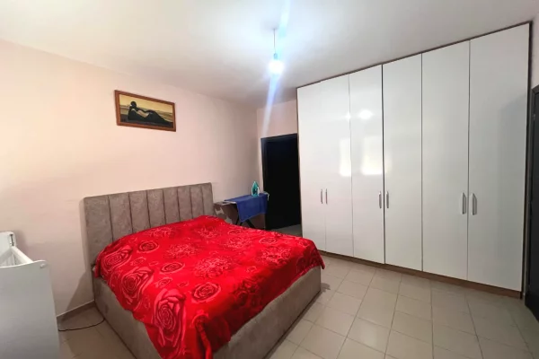 Shtepi ne shitje Apartament ne Tirane, 2+1, Mobilimi E mobiluar, Pagesa 140,000  Euro.