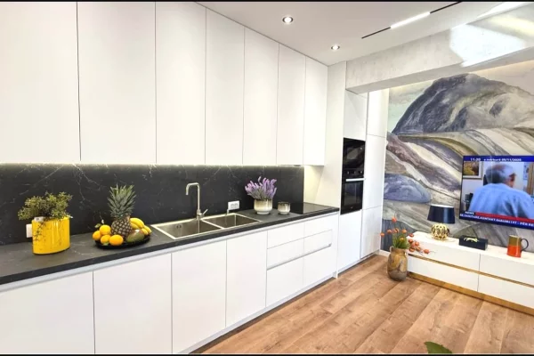 Shtepi ne shitje Apartament ne Tirane, 2+1, Mobilimi E mobiluar, Pagesa 297,000  Euro.