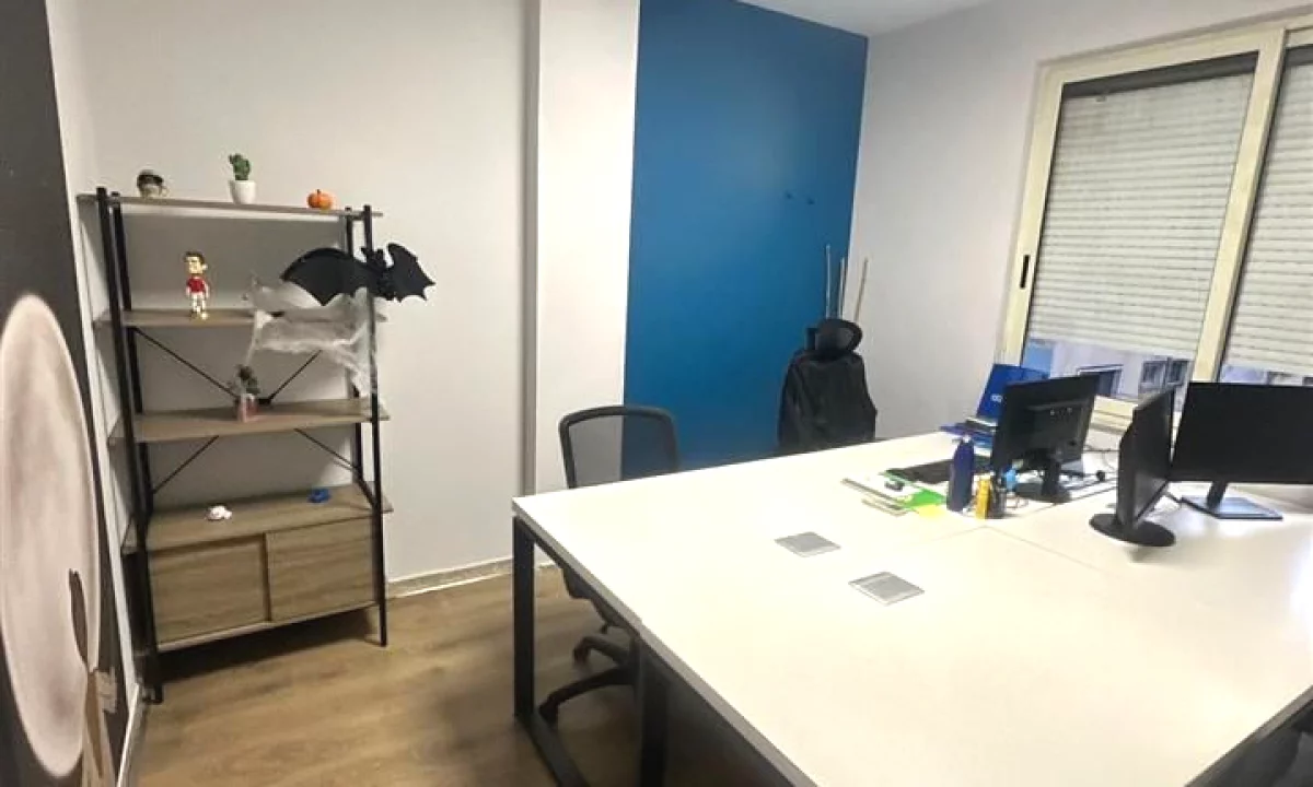 🏢Jepet Zyre me Qira me Vendodhje ne Bllok, Tirane!140 m2