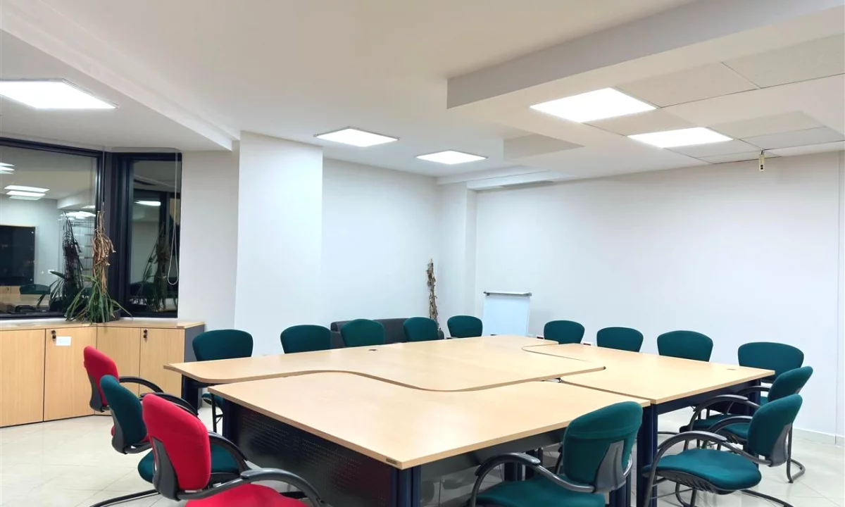 🏢Zyre me Qira te Kullat Binjake, Bulevardi Deshmoret e Kombit!