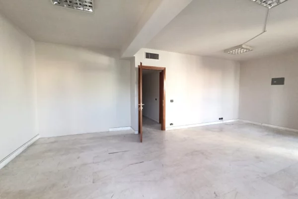 Business Property for Rent 3+1 in Tirana - 2,000 Euro