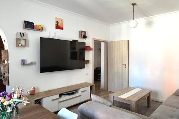 Shtepi ne shitje Apartament ne Tirane, 1+1, Mobilimi E mobiluar, Pagesa 15,000,000  Leke.