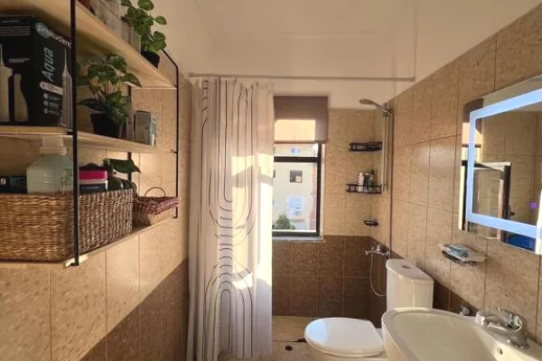 Shtepi ne shitje Apartament ne Tirane, 1+1, Mobilimi E mobiluar, Pagesa 15,000,000  Leke.