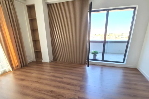 Shtepi ne shitje Apartament ne Tirane, 2+1, Mobilimi E mobiluar, Pagesa 330,000  Euro.