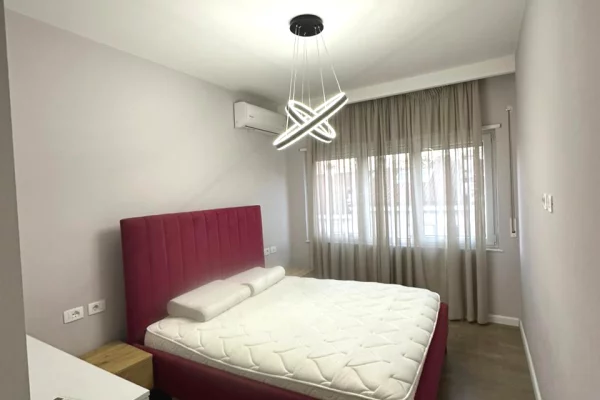 Shtepi ne shitje Duplex(shtepi me 2 kate) ne Tirane, 3+1, Mobilimi E mobiluar, Pagesa 249,900  Euro.