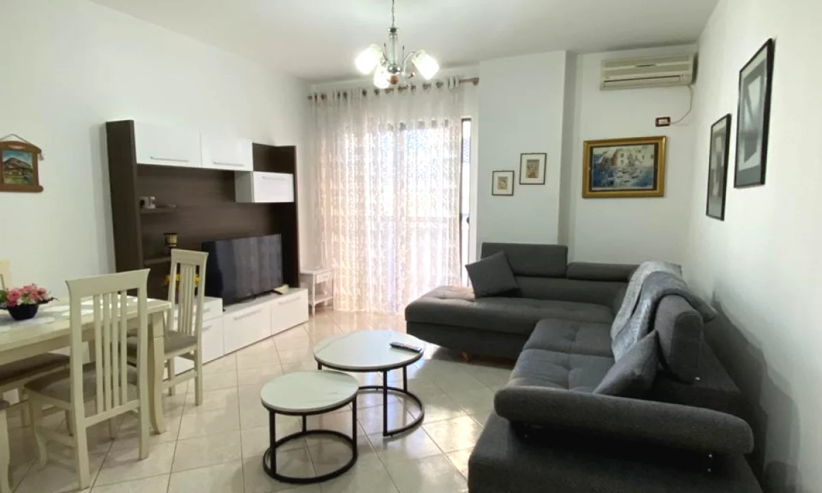 Shtepi me qera Apartament ne Tirane, 2+1, Mobilimi E mobiluar, Pagesa 50,000  Leke.