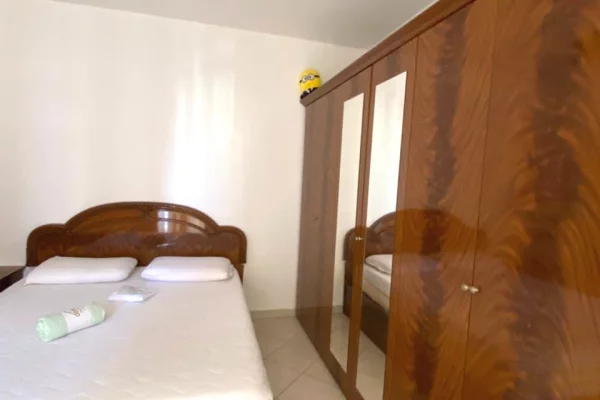 Shtepi me qera Apartament ne Tirane, 2+1, Mobilimi E mobiluar, Pagesa 50,000  Leke.