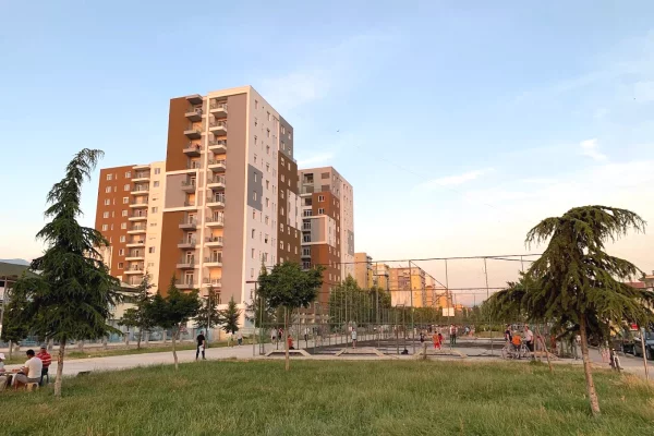 Ambient biznesi me qera 1+1 ne Tirane - 4,000 Euro