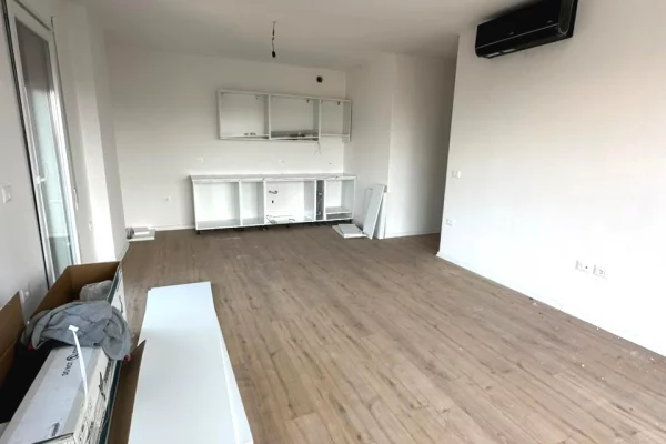 Ambient biznesi me qera 3+1 ne Tirane - 600 Euro