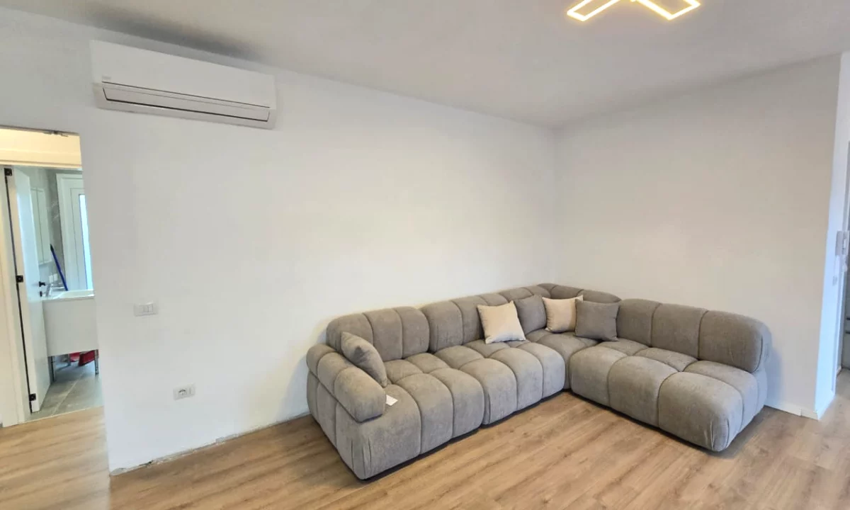 Shtepi me qera Apartament ne Tirane, 2+1, Mobilimi E mobiluar, Pagesa 1,400  Euro.