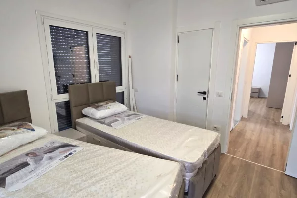 Shtepi me qera Apartament ne Tirane, 2+1, Mobilimi E mobiluar, Pagesa 1,400  Euro.