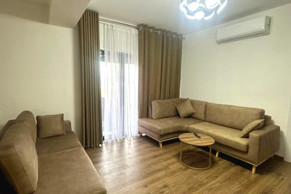 Shtepi me qera 2+1 ne Tirane - 80,000 Leke