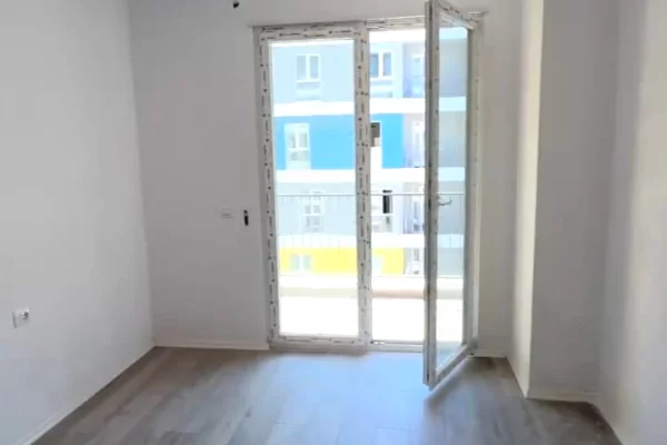 Appartamento in vendita a Tirana 2+1, Vuoto
