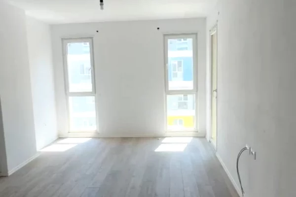 Appartamento in vendita a Tirana 2+1, Vuoto