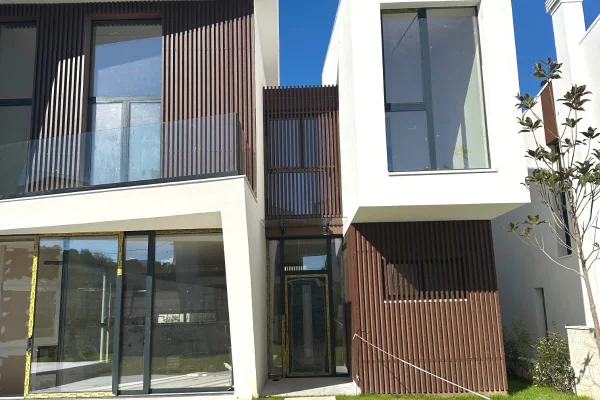 Villa di lusso in vendita a Tirana 4+1, Vuoto