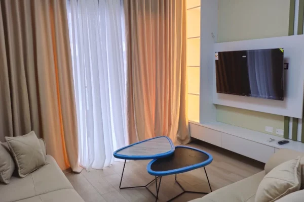 Shtepi me qera 2+1 ne Tirane - 1,200 Euro