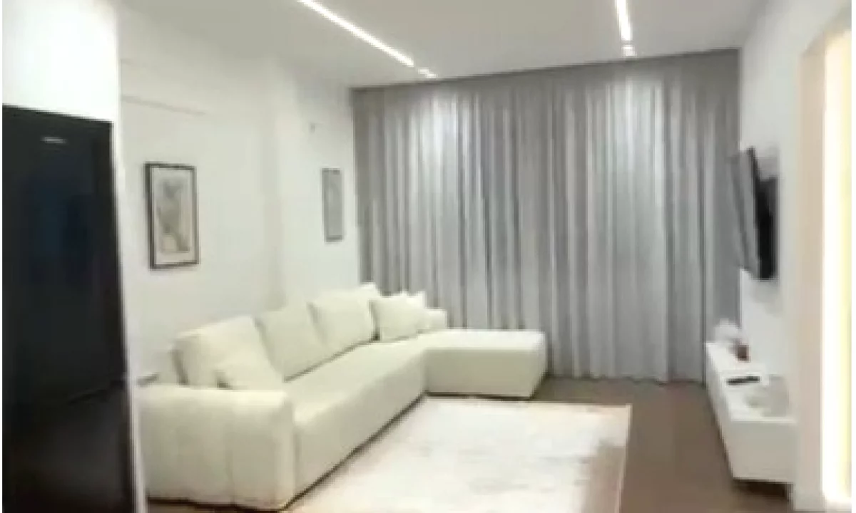 Shtepi ne shitje Apartament ne Tirane, 1+1, Mobilimi E mobiluar, Pagesa 118,000  Euro.