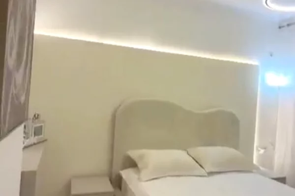 Shtepi ne shitje Apartament ne Tirane, 1+1, Mobilimi E mobiluar, Pagesa 118,000  Euro.