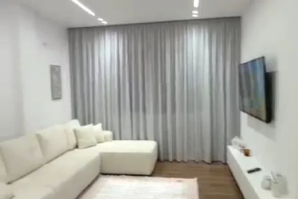 Shtepi ne shitje Apartament ne Tirane, 1+1, Mobilimi E mobiluar, Pagesa 118,000  Euro.