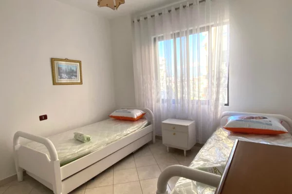 Shtepi me qera Apartament ne Tirane, 2+1, Mobilimi E mobiluar, Pagesa 50,000  Leke.
