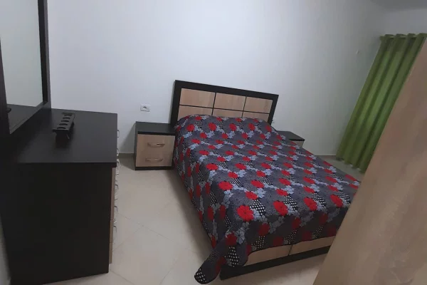 Shtepi me qera Apartament ne Tirane, 2+1, Mobilimi E mobiluar, Pagesa 550  Euro.
