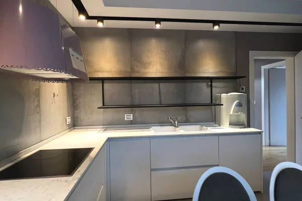 Duplex (casa a 2 piani) in affitto a Tirana 3+1, Arredato