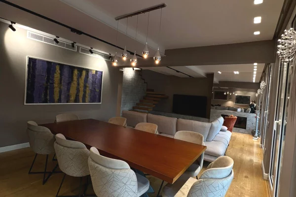 Duplex (casa a 2 piani) in affitto a Tirana 3+1, Arredato