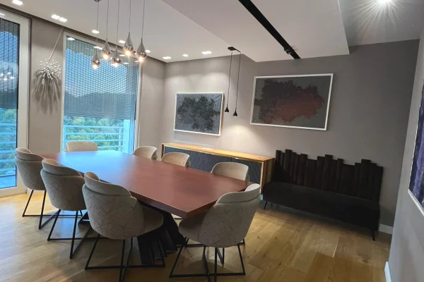 Duplex (casa a 2 piani) in affitto a Tirana 3+1, Arredato