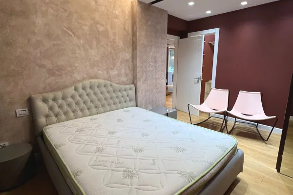 Duplex (casa a 2 piani) in affitto a Tirana 3+1, Arredato