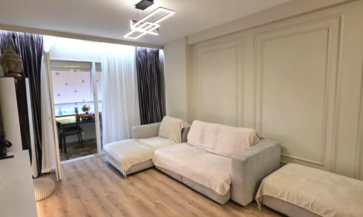 Appartamento in vendita a Tirana 2+1, Arredato