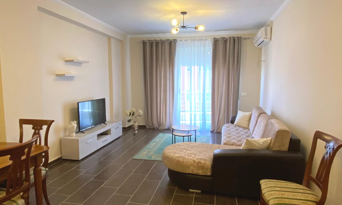 Shtepi me qera Apartament ne Tirane, 2+1, Mobilimi E mobiluar, Pagesa 50,000  Leke.