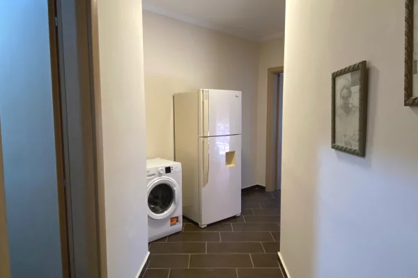 Shtepi me qera Apartament ne Tirane, 2+1, Mobilimi E mobiluar, Pagesa 50,000  Leke.