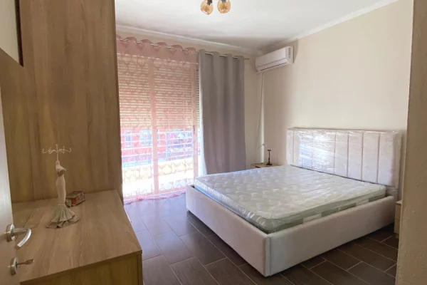 Shtepi me qera Apartament ne Tirane, 2+1, Mobilimi E mobiluar, Pagesa 50,000  Leke.
