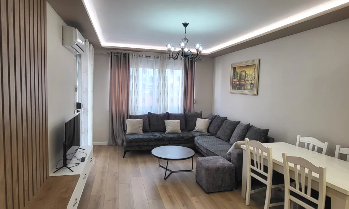 Shtepi me qera Apartament ne Tirane, 1+1, Mobilimi E mobiluar, Pagesa 550  Euro.