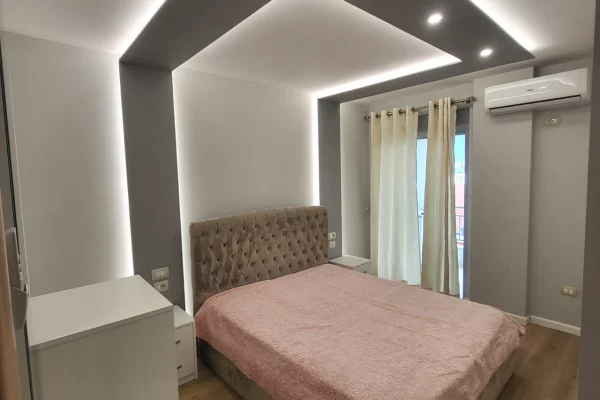 Shtepi me qera Apartament ne Tirane, 1+1, Mobilimi E mobiluar, Pagesa 550  Euro.