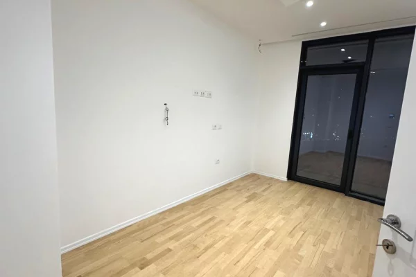 Shtepi ne shitje Apartament ne Tirane, 2+1, Mobilimi Bosh, pa mobiluar, Pagesa 446,300  Euro.