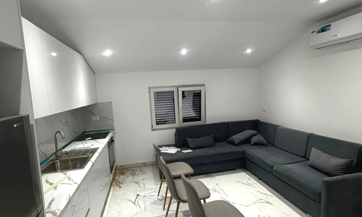 Shtepi me qera Apartament ne Tirane, 1+1, Mobilimi E mobiluar, Pagesa 500  Euro.