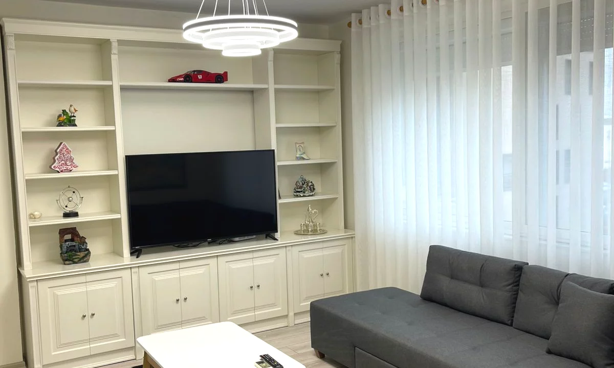 Shtepi me qera Apartament ne Tirane, 1+1, Mobilimi E mobiluar, Pagesa 900  Euro.