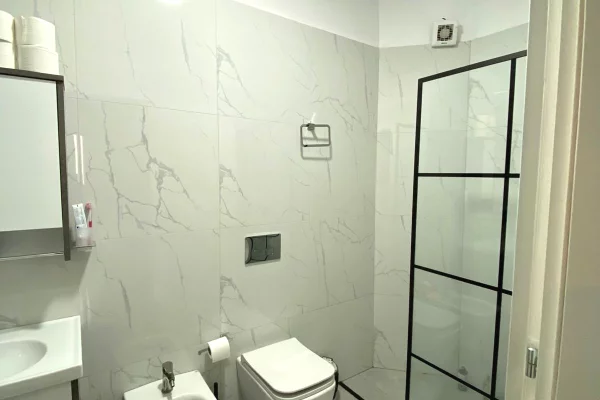 Appartamento in vendita a Tirana 2+1, Arredato