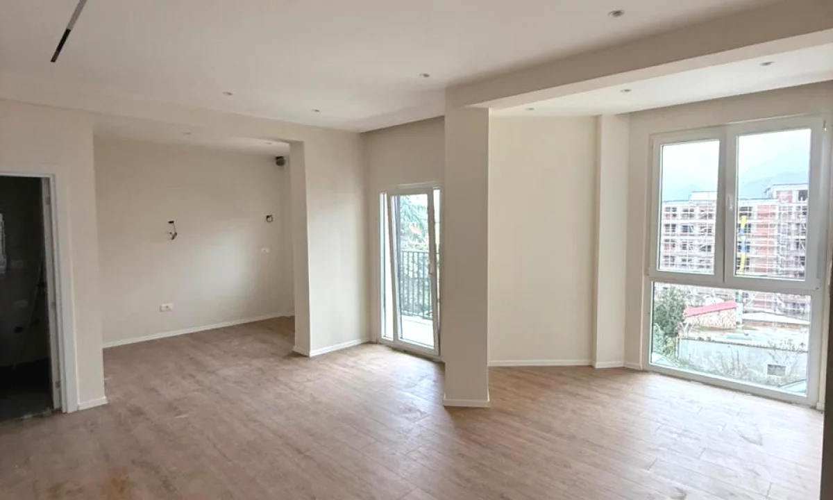 Appartamento in vendita a Tirana 1+1, Vuoto