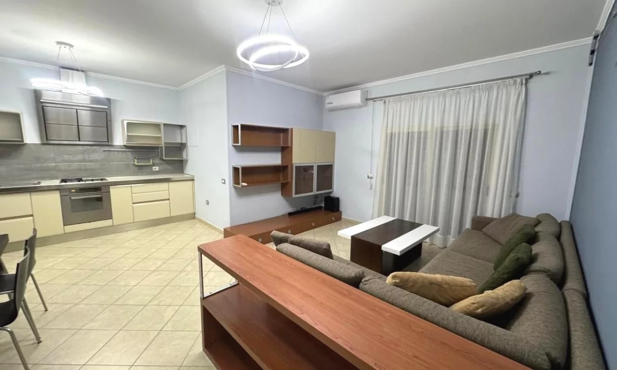 Shtepi me qera Apartament ne Tirane, 2+1, Mobilimi E mobiluar, Pagesa 60,000  Leke.