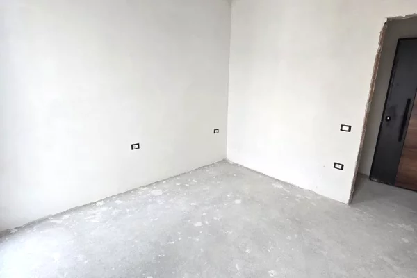 Appartamento in vendita a Tirana 2+1, Vuoto
