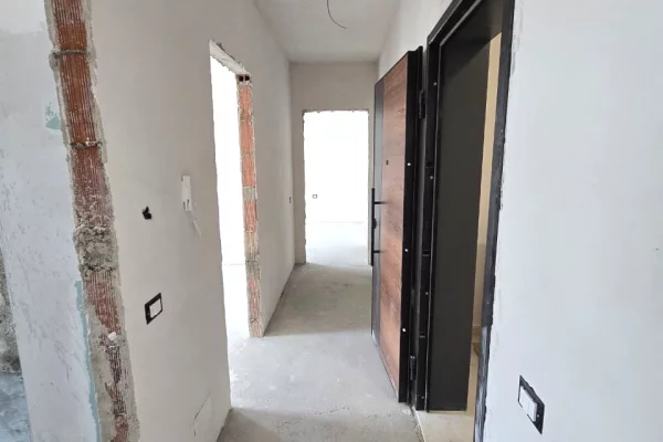 Appartamento in vendita a Tirana 2+1, Vuoto