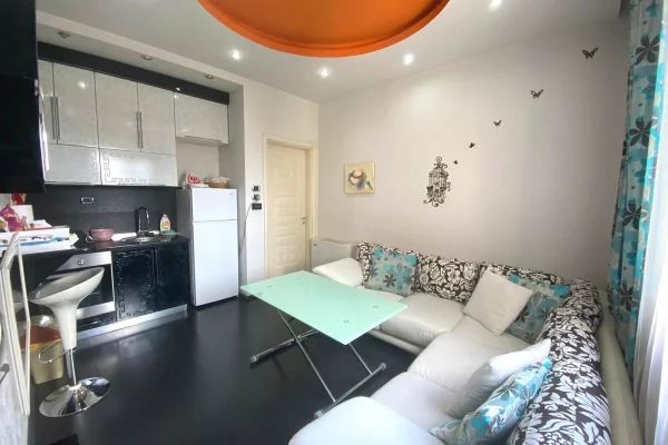 Appartamento in vendita a Tirana 2+1, Arredato