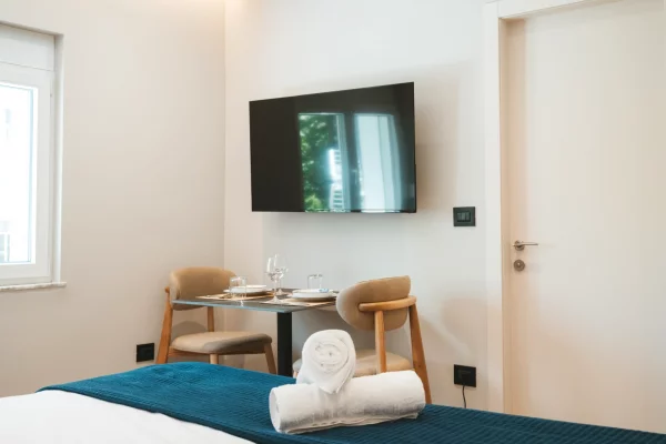 Shtepi me qera Apartament ne Tirane, Garsoniere, Mobilimi E mobiluar, Pagesa 110,000  Leke.